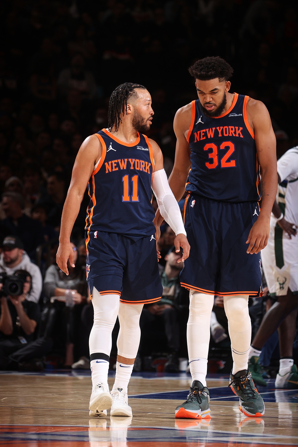 关于尼斯后卫奋力抢球，助球队顺利取胜的信息