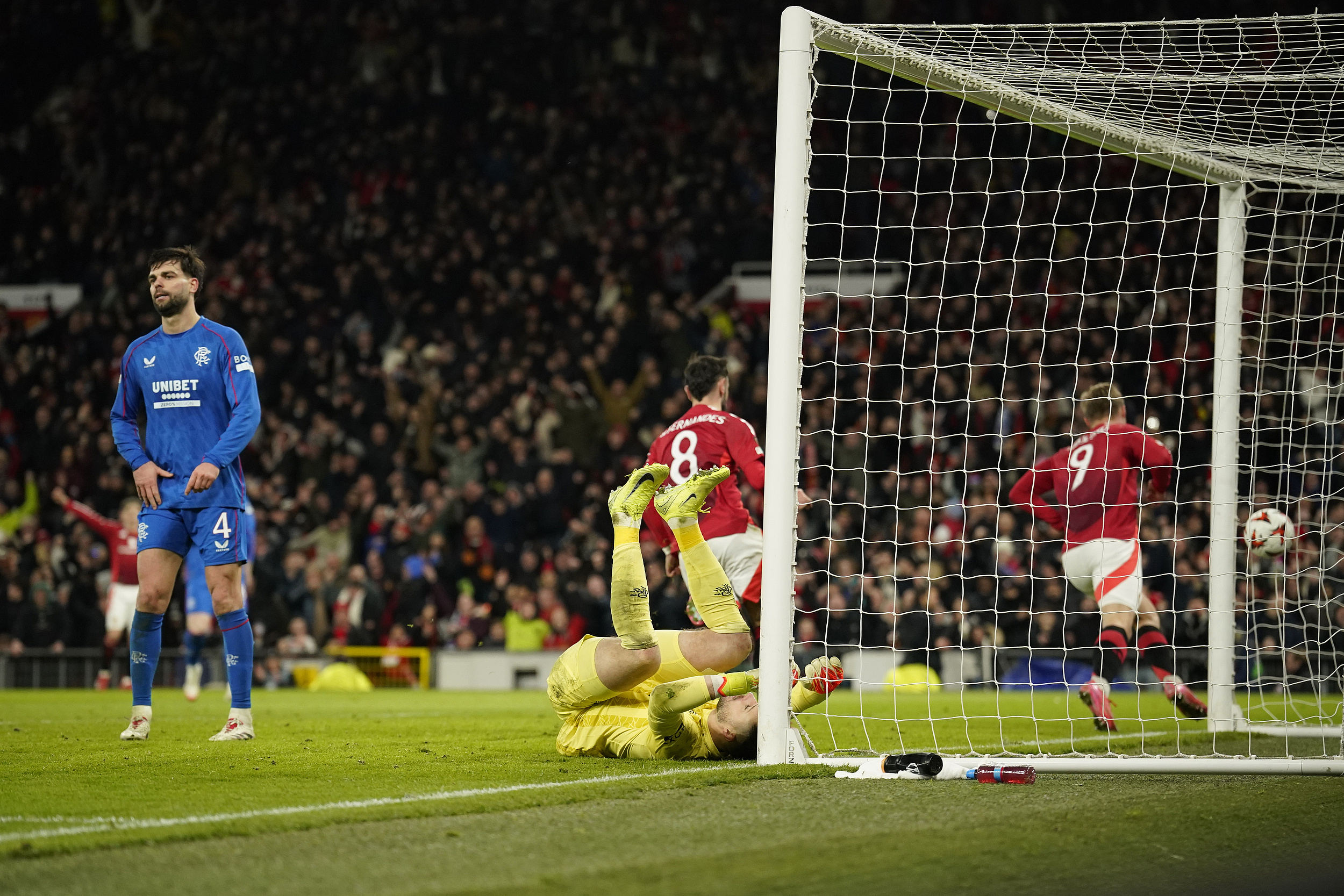 沃特福德门将神勇扑救，帮助球队战平强敌的简单介绍