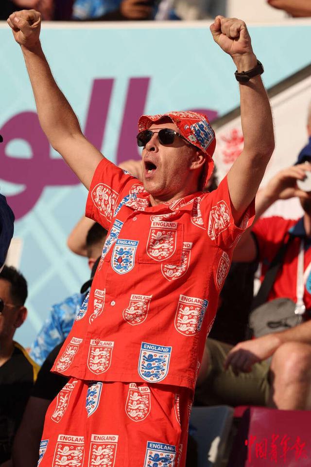 波尔多俱乐部举办球迷互动活动,球队精神抖擞 波尔多俱乐部举办球迷互动活动,球队精神抖擞