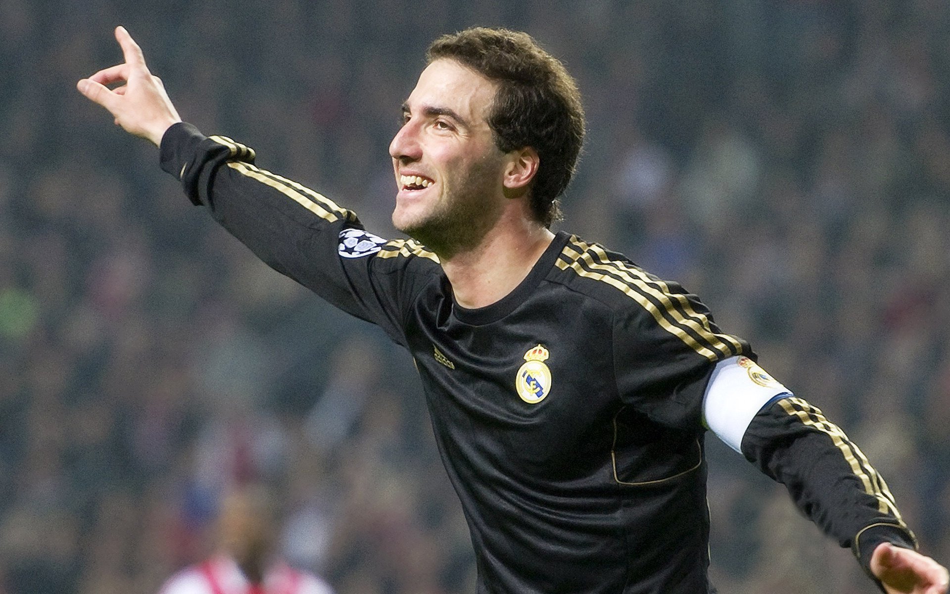 冰岛寒夜，阿根廷烈焰，阿尔瓦雷斯个人秀助国际米兰压哨绝杀