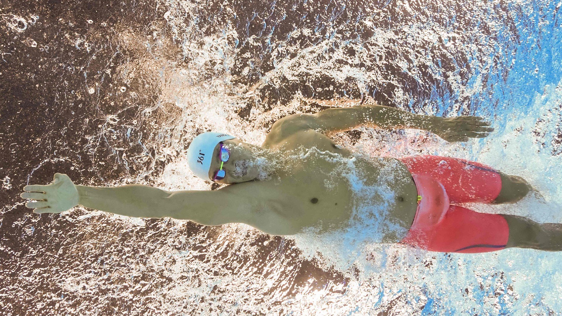 LOL英雄联盟投注平台-逆袭的序章，红牛二队完胜红牛车队，佩雷兹带队取胜的启示