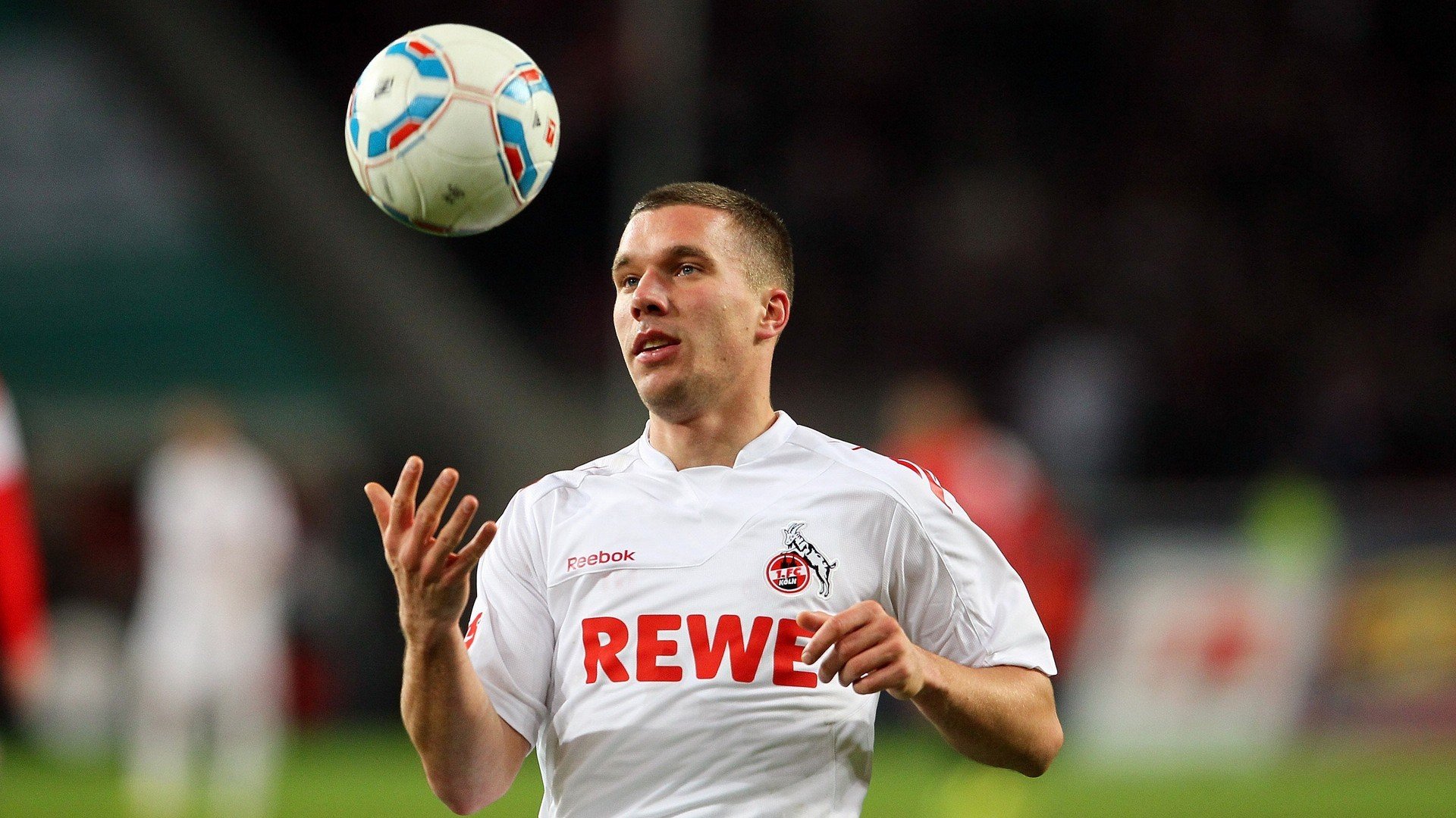 LOL英雄联盟赛事指南-红色风暴席卷银箭主场，勒克莱尔惊艳四座，法拉利策略与速度双重碾压梅赛德斯